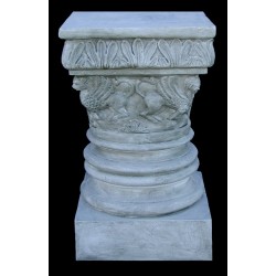 LV 26 Capitello romanico sfinge e draghetti h. cm. 50, largh. cm. 29