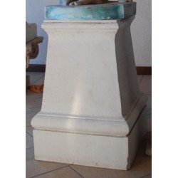 LV 101 Plinto per statue h. cm. 71, largh. cm. 50/39